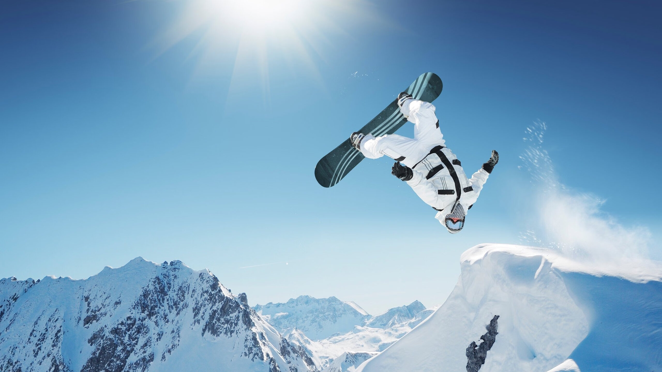 欧冠十六强首回合：国米0比0巴黎 梅西兜射中楣成唯一亮点